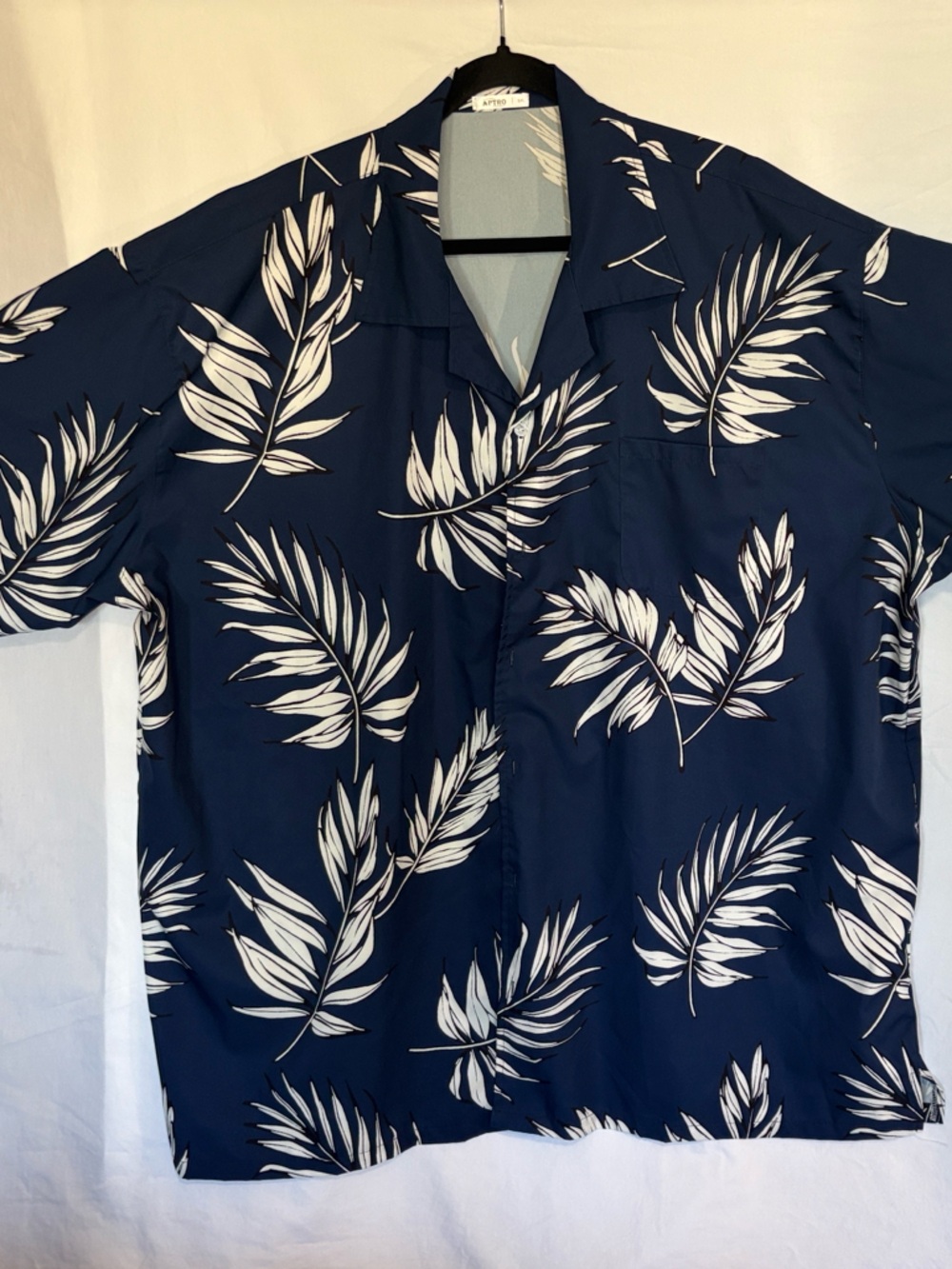 Big and tall Men's Navy Blue Tropical Print Short Sleeve Shirt with front pocket